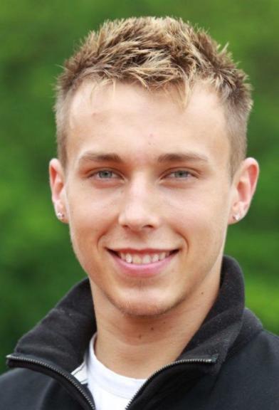 Adam Matuszczyk Death Fact Check, Birthday & Age Dead or Kicking