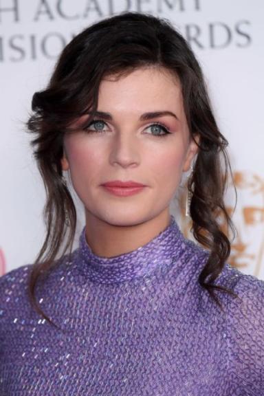 Aisling Bea Death Fact Check, Birthday & Age | Dead or Kicking