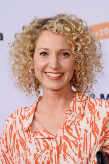 Aline Von Drateln Death Fact Check, Birthday & Age | Dead or Kicking