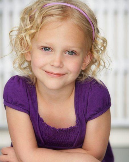 Alyvia Alyn Lind Death Fact Check, Birthday & Age | Dead or Kicking