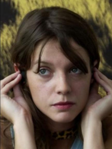 Ana Moreira Death Fact Check, Birthday & Age | Dead or Kicking