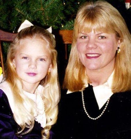 Andrea Swift Death Fact Check, Birthday & Age | Dead or Kicking