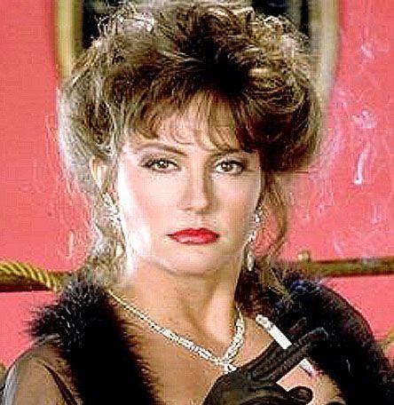 Ashlyn Gere Death Fact Check, Birthday & Age | Dead or Kicking