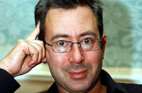 Ben Elton Death Fact Check, Birthday & Age | Dead or Kicking