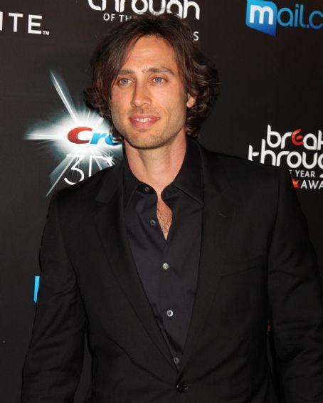 Brad Falchuk Death Fact Check, Birthday & Age | Dead or Kicking