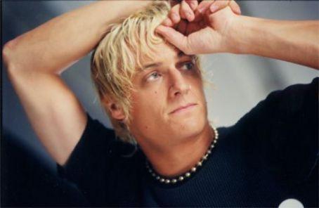 Brett Scallions Death Fact Check, Birthday & Age | Dead or Kicking