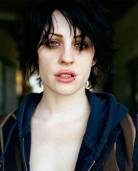 Brody Dalle Death Fact Check, Birthday & Age | Dead or Kicking