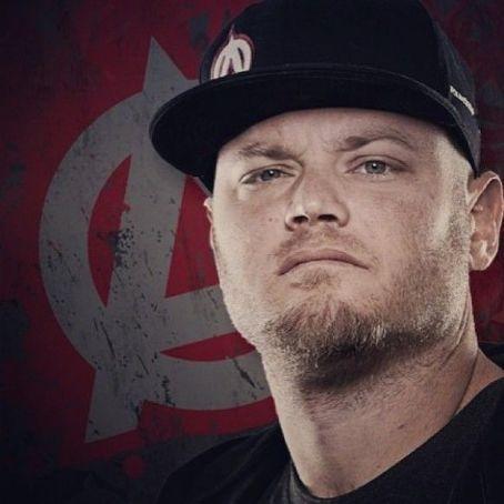 Burt Jenner Death Fact Check, Birthday & Age Dead or Kicking