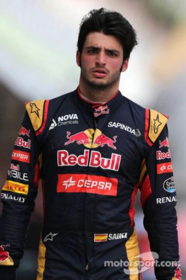 Carlos Sainz, Jr. Death Fact Check, Birthday & Age | Dead or Kicking