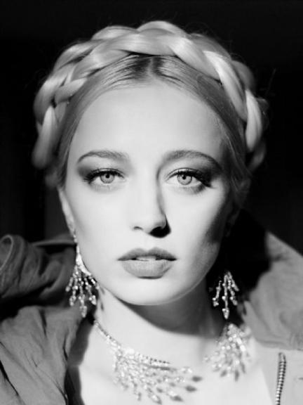 Caroline Vreeland Death Fact Check Birthday Age Dead Or Kicking