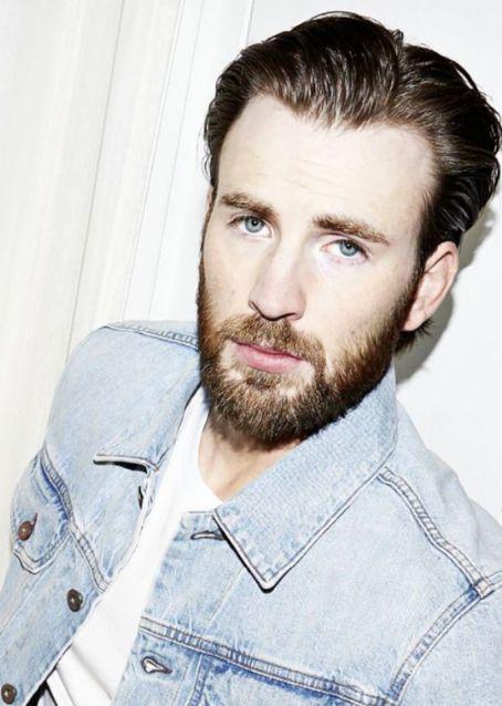 Chris Evans Death Fact Check Birthday Age Dead Or Kicking