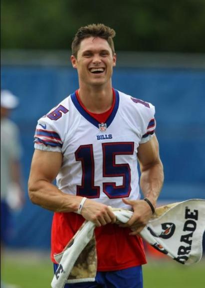 Chris Hogan Death Fact Check, Birthday & Age | Dead or Kicking