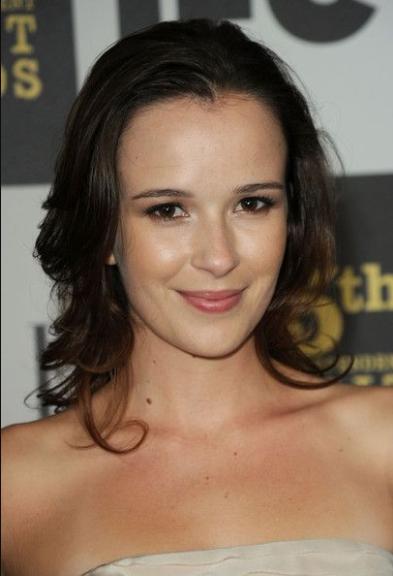 Claire van der Boom Death Fact Check, Birthday & Age | Dead or Kicking