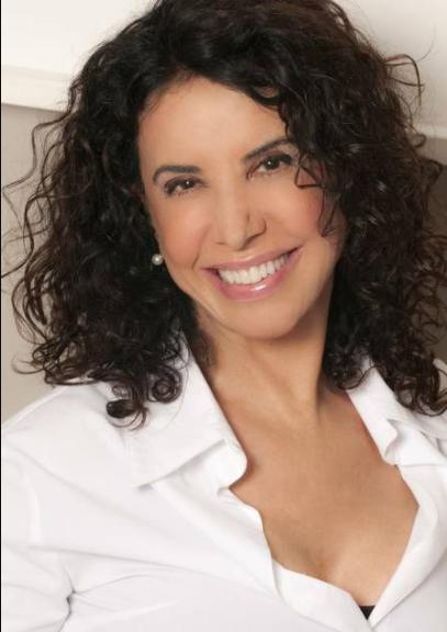 Claudia Alencar Death Fact Check, Birthday & Age | Dead or Kicking