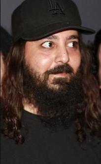 Daron Malakian Death Fact Check, Birthday & Age | Dead or Kicking