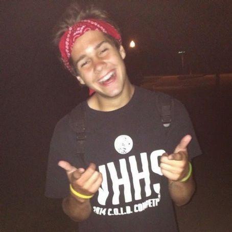 David Dobrik Death Fact Check, Birthday & Age | Dead or Kicking