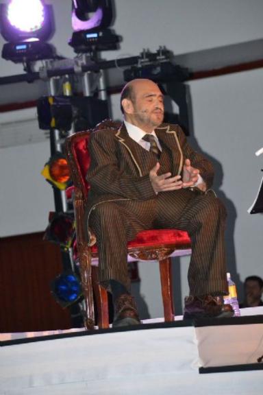 Edgar Vivar Death Fact Check, Birthday & Age | Dead or Kicking