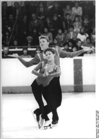 Elena Valova Death Fact Check, Birthday & Age | Dead or Kicking