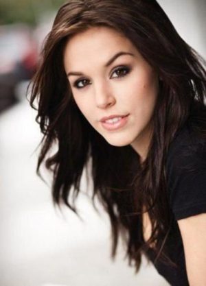 Elise Gatien Death Fact Check, Birthday & Age | Dead or Kicking