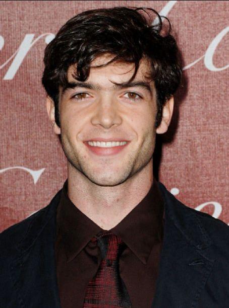 Ethan Peck biography