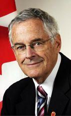 Francis Fox Death Fact Check, Birthday & Age Dead or Kicking