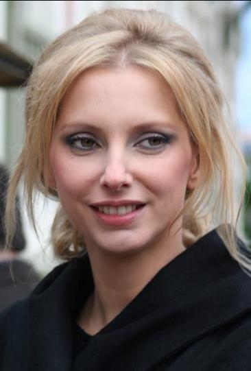 Frédérique Bel Death Fact Check, Birthday & Age | Dead or Kicking