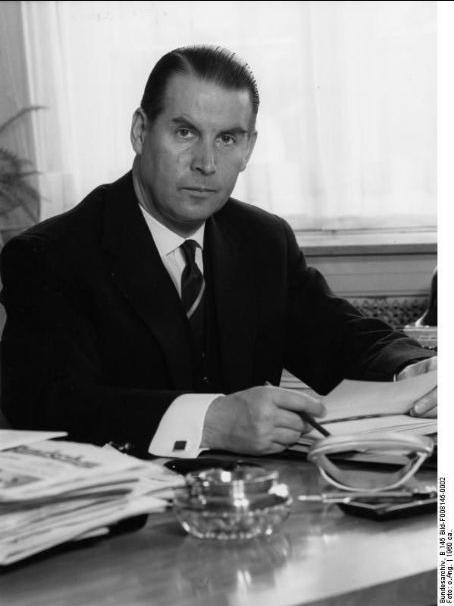 Gerhard Schröder Death Fact Check, Birthday & Date of Death