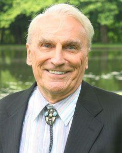 Gil Rogers Death Fact Check, Birthday & Age Dead or Kicking