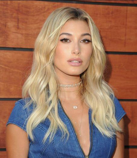 Hailey Baldwin Death Fact Check, Birthday & Age | Dead or Kicking