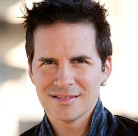 Hal Sparks Death Fact Check, Birthday & Age | Dead or Kicking