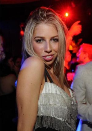 Hannah Selleck Death Fact Check, Birthday & Age | Dead or Kicking