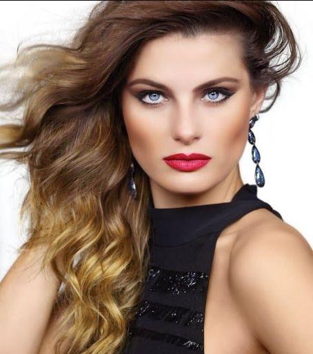 Isabeli Fontana Death Fact Check, Birthday & Age | Dead or Kicking