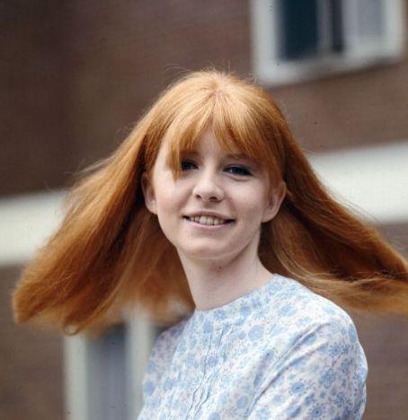 Jane Asher Death Fact Check Birthday Age Dead Or Kicking   Jane Asher 