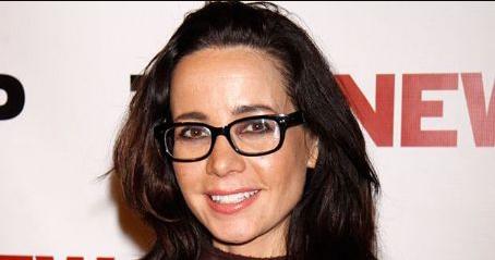 Janeane Garofalo Death Fact Check, Birthday & Age | Dead or Kicking