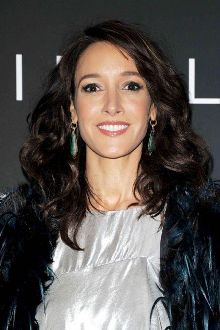 Jennifer Beals Death Fact Check, Birthday & Age | Dead or Kicking