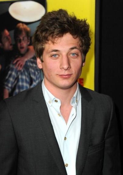 Jeremy Allen White Death Fact Check, Birthday & Age | Dead or Kicking