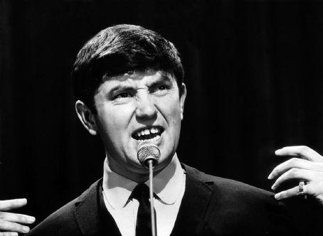 Jimmy Tarbuck Death Fact Check, Birthday & Age | Dead or Kicking