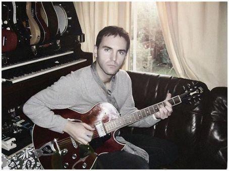 Johnny McDaid Death Fact Check, Birthday & Age | Dead or Kicking