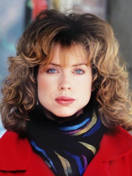 Julianne Phillips Death Fact Check, Birthday & Age | Dead or Kicking