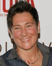 k.d. lang Death Fact Check, Birthday & Age | Dead or Kicking