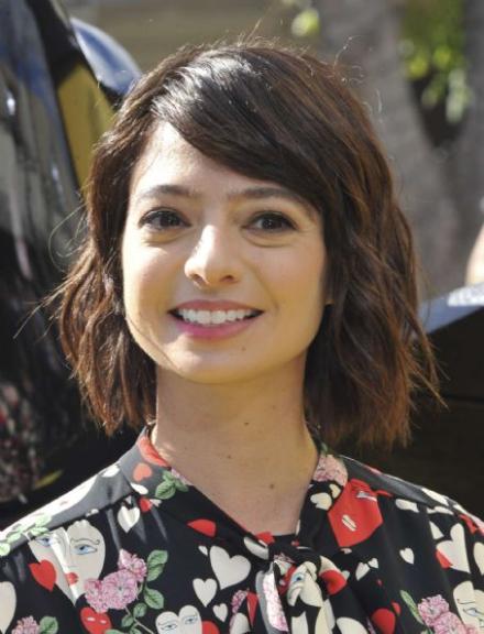 Kate Micucci Death Fact Check, Birthday & Age | Dead or Kicking