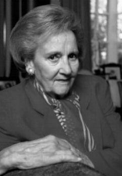 Katharine Graham Death Fact Check, Birthday & Age | Dead or Kicking