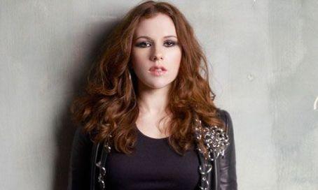 Katy B Death Fact Check, Birthday & Age | Dead or Kicking