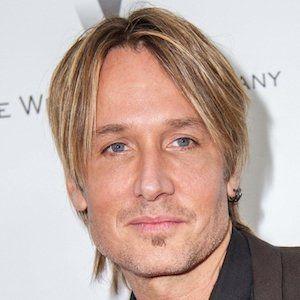 Keith Urban Death Fact Check, Birthday & Age | Dead or Kicking