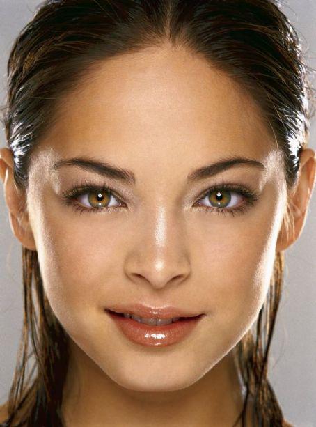 Kristin Kreuk Death Fact Check, Birthday & Age | Dead or Kicking