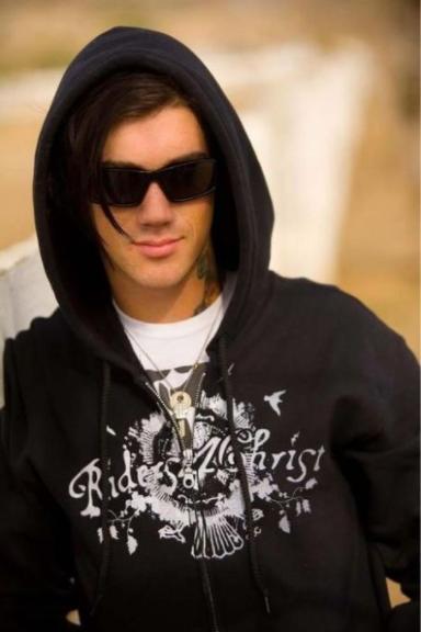 Kyle Loza Death Fact Check, Birthday & Age | Dead or Kicking