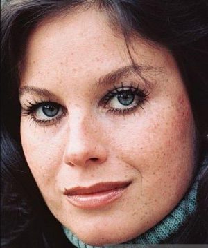 Lana Wood Death Fact Check, Birthday & Age | Dead or Kicking