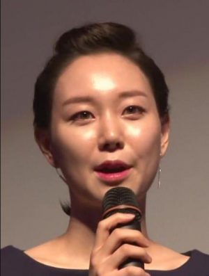 Lee Yoo Young