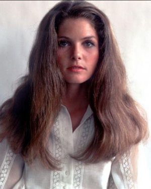 Next photo of Lois Chiles