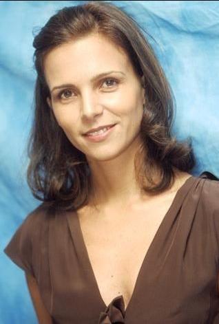 Luciana Pedraza Death Fact Check, Birthday & Age | Dead or Kicking